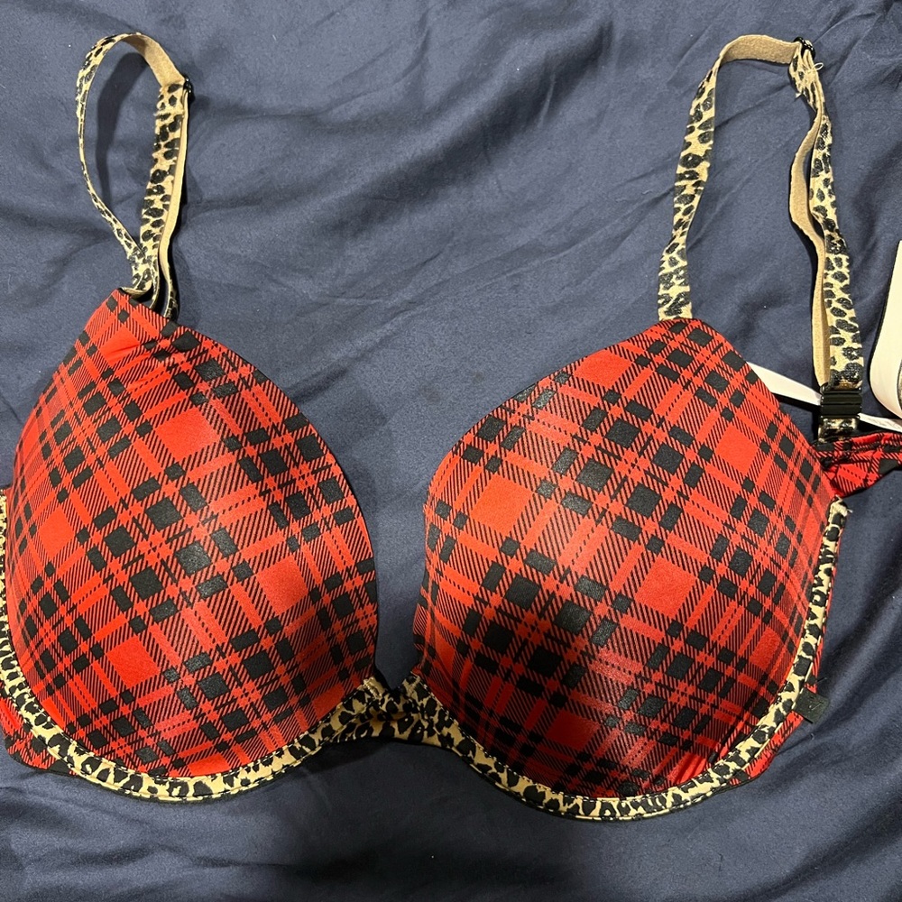 VS 34DD Push-up Bra